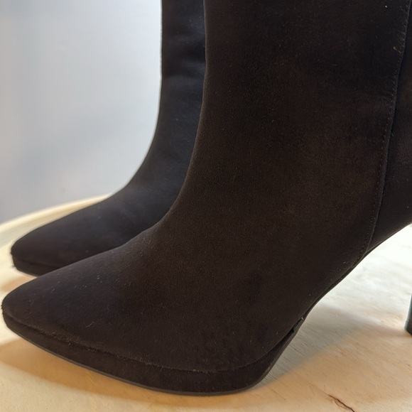 Jennifer Lopez Black Slouch Pointy Toe Ankle Bootie Size 6.5 - Picture 7 of 9